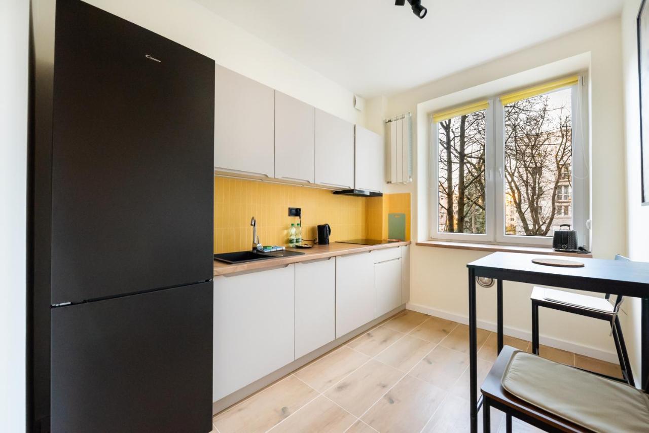 Ochota Sunny Apartment وارسو المظهر الخارجي الصورة