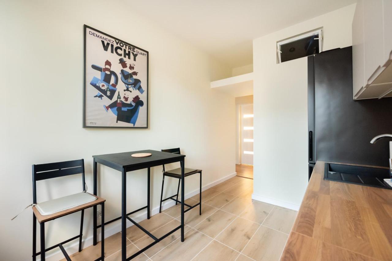 Ochota Sunny Apartment وارسو المظهر الخارجي الصورة