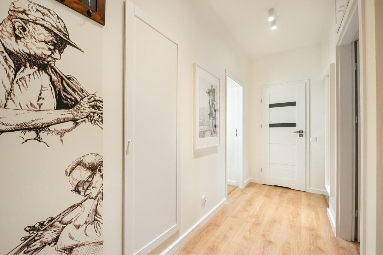 Ochota Sunny Apartment وارسو المظهر الخارجي الصورة
