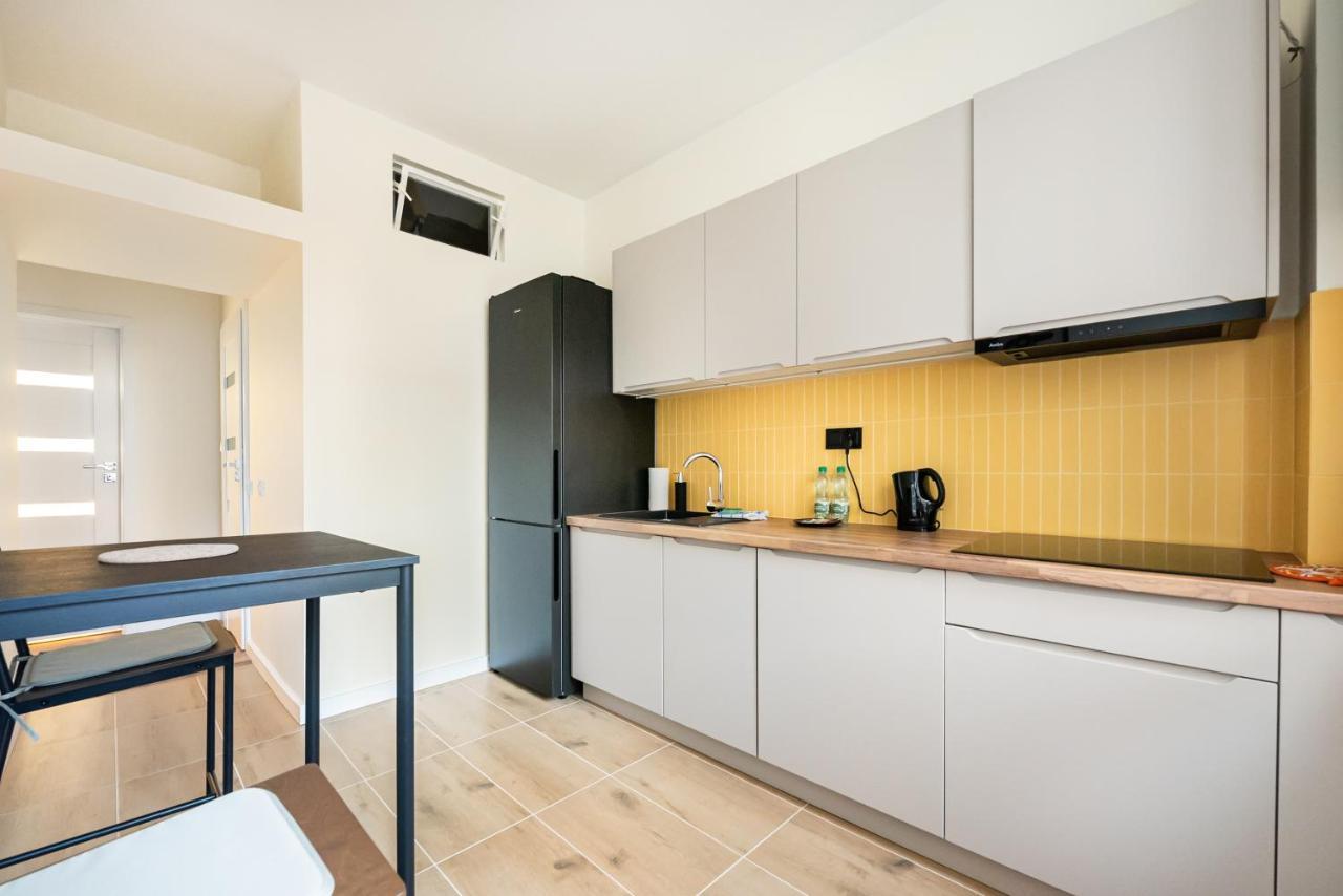 Ochota Sunny Apartment وارسو المظهر الخارجي الصورة