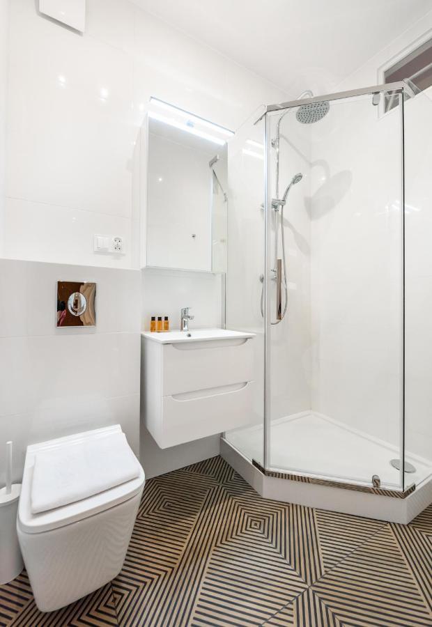 Ochota Sunny Apartment وارسو المظهر الخارجي الصورة